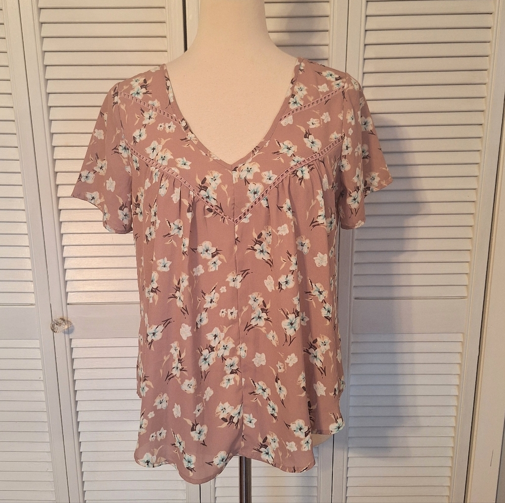 Sienna Sky floral V-Neck Blouse XS *box 4